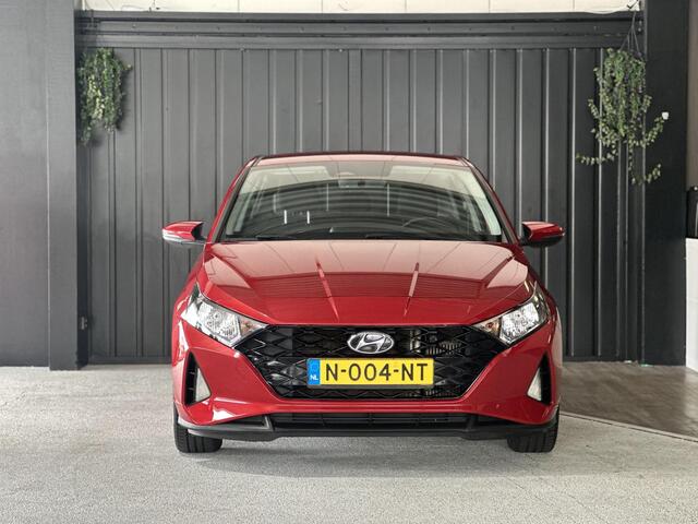 Hyundai I 20 1.0 T-GDI Comfort Smart | Achteruitrijcamera | Carplay | Sfeerverlichting | Navigatie | Cruise Control | Airco | LMV 16 | DAB |