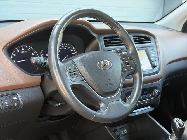 Hyundai I 20 1.0 T-GDI Comfort 2e Eigenaar l Trekhaak l Navi l Camera l Carplay l Clima l Cruise l Rijstrooksensor l Pdc l N.A.P l Apk tot 05-2027