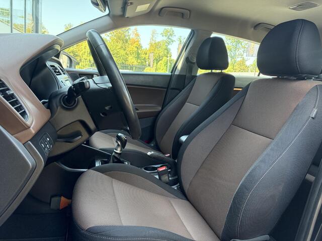 Hyundai I 20 1.0 T-GDI Comfort 2e Eigenaar l Trekhaak l Navi l Camera l Carplay l Clima l Cruise l Rijstrooksensor l Pdc l N.A.P l Apk tot 05-2027