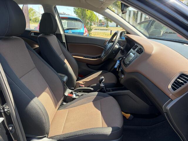 Hyundai I 20 1.0 T-GDI Comfort 2e Eigenaar l Trekhaak l Navi l Camera l Carplay l Clima l Cruise l Rijstrooksensor l Pdc l N.A.P l Apk tot 05-2027
