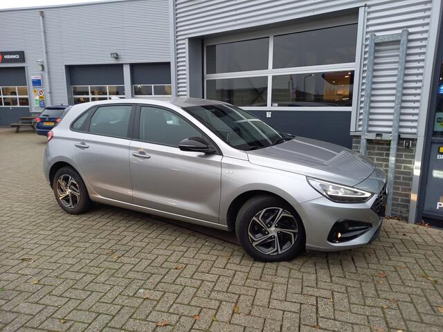 Hyundai I 30 1.0 T-GDi MHEV Comfort Smart - CAMERA - PDC - CARPLAY / ANDROID - NAVI - CLIMA - CRUISE - NL AUTO - 1 EIGENAAR