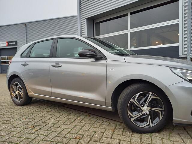 Hyundai I 30 1.0 T-GDi MHEV Comfort Smart - CAMERA - PDC - CARPLAY / ANDROID - NAVI - CLIMA - CRUISE - NL AUTO - 1 EIGENAAR