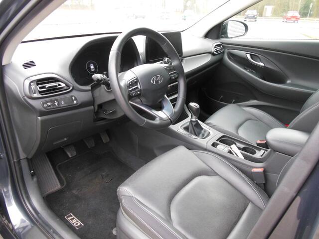 Hyundai I 30 Wagon 1.5 T-GDi MHEV Premium Staat in Hoogeveen