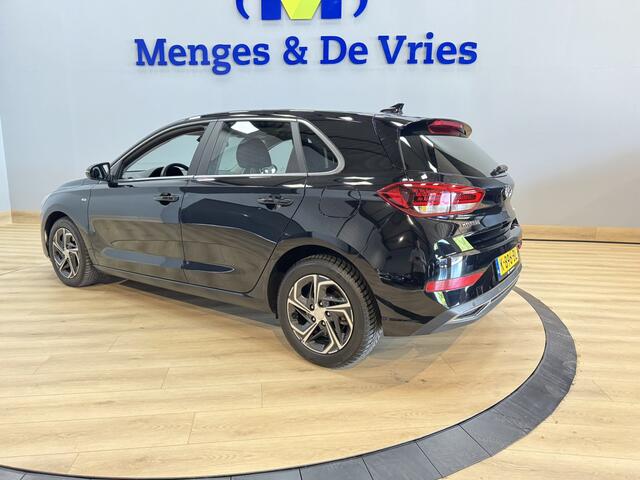 Hyundai I 30 1.5 T-GDi MHEV Premium Airco ECC | Apple Carplay | Camera | Adaptive Cruise | Stoel Ventilatie | Stuur Verwarming | LED | Keyless | NAP |