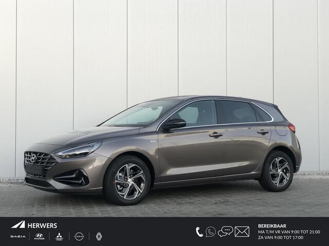 Hyundai I 30 1.5 T-GDi MHEV Premium | Navigatie | Climate Control | Keyless Stop en Go | Led koplampen | 16" Lm velgen | PDC v + a + camera | Stoelverwarming en Verkoeling |