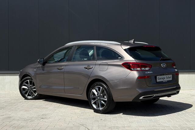Hyundai I 30 Wagon 1.5 T-GDi MHEV Premium - Lane Assist - Stoel/Stuur verwarmd - Carplay - Android - Navi - DAB - Grootlicht ASS - LED Koplampen - Rijklaar