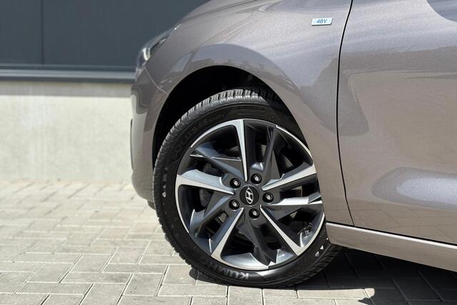 Hyundai I 30 Wagon 1.5 T-GDi MHEV Premium - Lane Assist - Stoel/Stuur verwarmd - Carplay - Android - Navi - DAB - Grootlicht ASS - LED Koplampen - Rijklaar