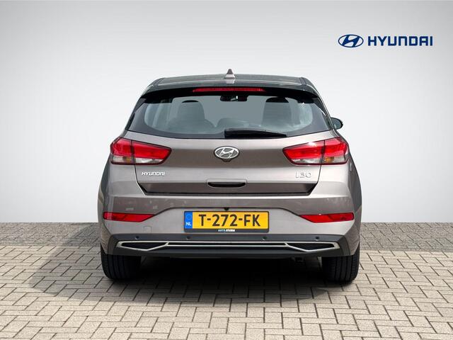 Hyundai I 30 1.0 T-GDi MHEV Comfort Smart | Navigatie Full-Map | Camera | Apple Carplay/Android Auto | LED Koplampen | Keyless Entry | DAB | Rijklaarprijs!