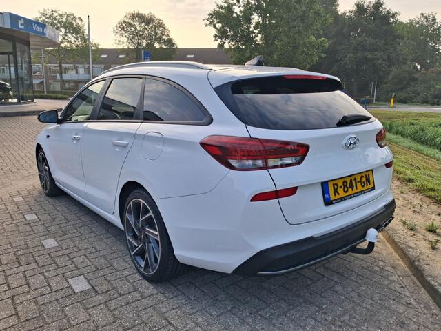 Hyundai I 30 1.5 T-GDi MHEV NLSky