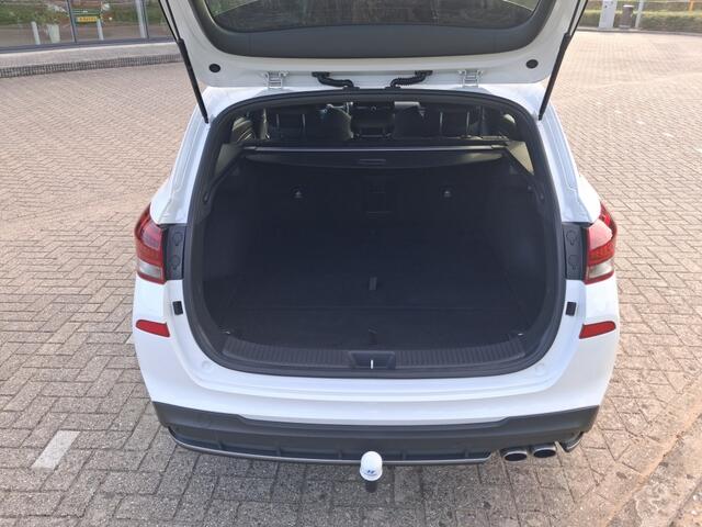 Hyundai I 30 1.5 T-GDi MHEV NLSky