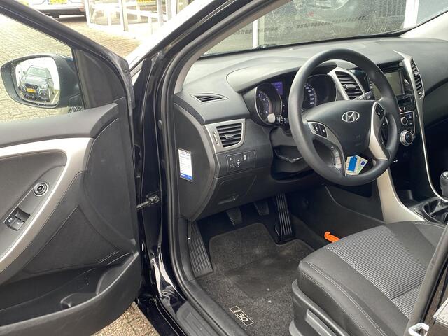 Hyundai I 30 1.6 GDI i-Drive Cool Plus / NL-Auto / 135 PK / Radio-Bluetooth / Navi / Airco / Elektr.-Ramen Voor / ENZ.