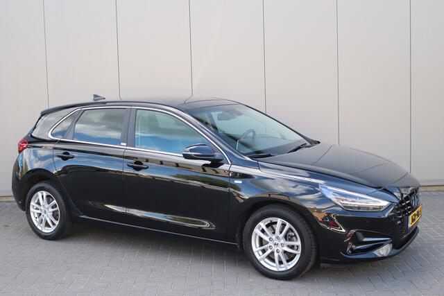 Hyundai I 30 1.5 T-GDi MHEV Automaat Premium Sky Carplay-android/Open-dak/Winter-pack/Full-LED