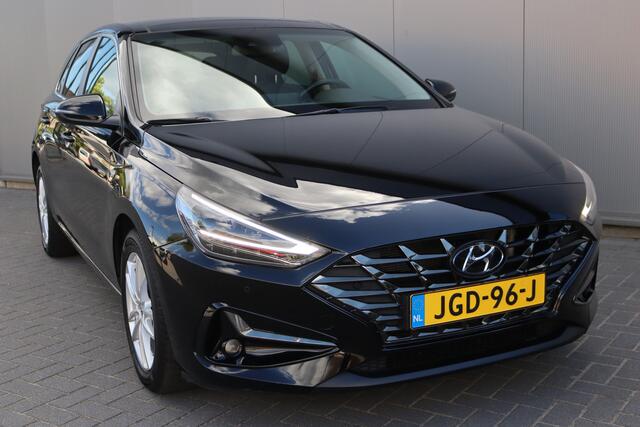 Hyundai I 30 1.5 T-GDi MHEV Automaat Premium Sky Carplay-android/Open-dak/Winter-pack/Full-LED