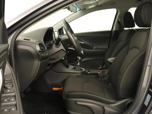 Hyundai I 30 1.4 T-GDI Comfort | Carplay | Trekhaak | Camera | Navigatie | Climate control | Cruise control | Parkeerhulp