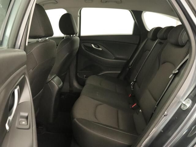 Hyundai I 30 1.4 T-GDI Comfort | Carplay | Trekhaak | Camera | Navigatie | Climate control | Cruise control | Parkeerhulp
