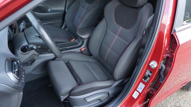 Hyundai I 30 1.5 T-GDi 160pk N Line Navi LED 18inch LM Keyless Groot scherm A-Camera *Sunset Red Metallic* Unieke i30!