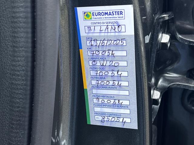 Hyundai I 30 Wagon 1.0 T-GDi MHEV Comfort Smart Automaat / Goed onderhouden / Navigatie / Stuur- en stoelverwarming / Camera / Climate Control / apple Carplay Android / 17" LM wielen met All Season banden /