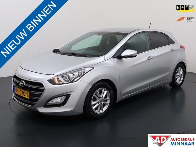 Hyundai I 30 1.6 GDi GO! | Cruise control | Achteruitrij camera | Bluetooth |