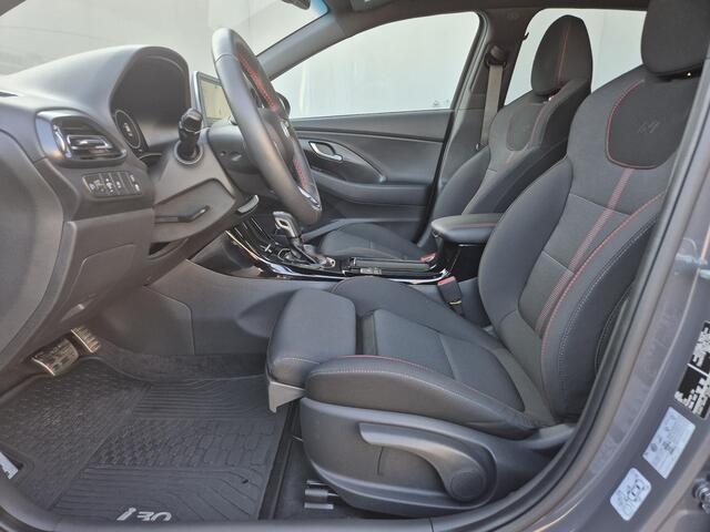 Hyundai I 30 Wagon 1.0 T-GDi MHEV N-Line Automaat / Fabrieksgarantie tot 01-2030 / Stuur-, en Stoel verwarming / Achteruitrijcamera / Adaptief CC / Keyless Entry/Start / Climate control / Apple Carplay Android Auto /