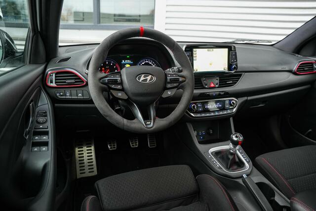 Hyundai I 30 Fastback 2.0 T-GDI N1 Panodak Pops And Bangs Navigatie Camera Stoelverw. Alcantara Keyless Stoel Stuurverw.
