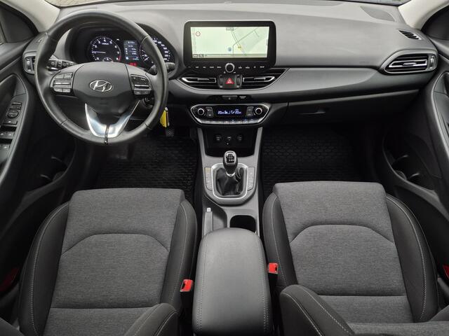 Hyundai I 30 Wagon 1.0 T-GDi MHEV Comfort Smart Handgeschakeld / Fabrieksgarantie tot 01-2029 / Dealer onderhouden / Stuur en Stoel verwarming / Achteruitrijcamera / Cruise control / Apple Carplay Android Auto / Climate control /