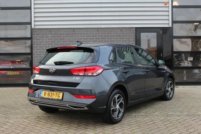 Hyundai I 30 1.0 T-GDi MHEV Comfort Smart / Carplay / Camera / N.A.P.