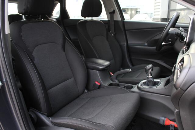 Hyundai I 30 1.0 T-GDi MHEV Comfort Smart / Carplay / Camera / N.A.P.