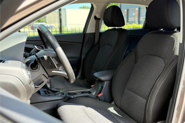 Hyundai I 30 Wagon 1.5 T-GDi MHEV Premium - Lane Assist - Stoel/Stuur verwarmd - Carplay - Android - Navi - DAB - Grootlicht ASS - LED Koplampen - Rijklaar