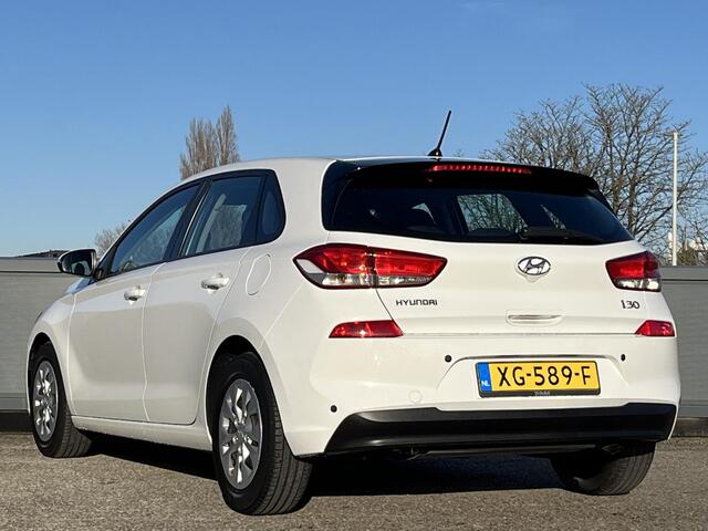 Hyundai I 30 1.0 T-GDI 120PK i-Drive Cool | Compacte familieauto | Parkeersensoren | Cruisecontrol | 1ste Eigenaar |