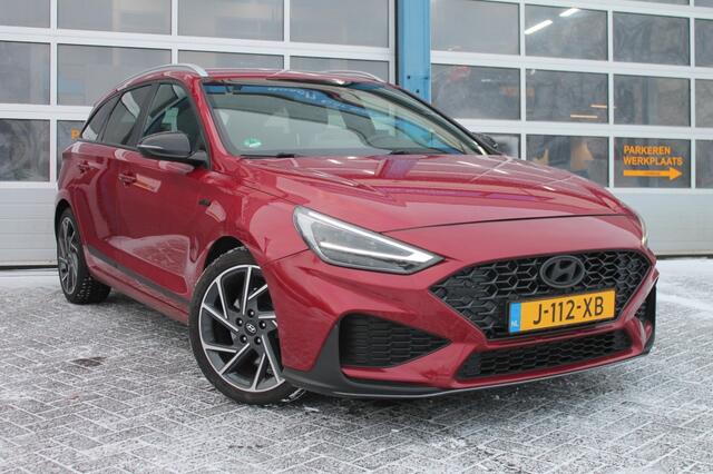 Hyundai I 30 1.5 T-GDI MHEV NLINE **NL-auto** winterbanden set