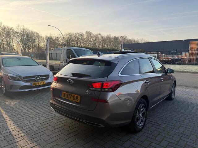 Hyundai I 30 Wagon 1.5 T-GDi MHEV Premium | 1E EIGENAAR | 12MND GARANTIE | LED | CARPLAY | SCHUIFDAK | DAB | NAVI | CRUISE | 160PK |