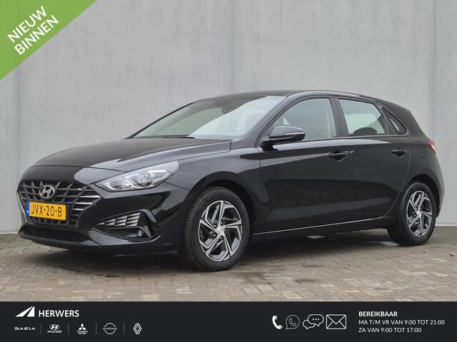 Hyundai I 30 1.0 T-GDi MHEV Comfort Smart Handgeschakeld / Navigatie via Apple Carplay of Android Auto / Achteruitrijcamera / Stuur- & Stoelverwarming / keyless Entry/Start / Cruise control / Parkeersensoren achter / Climate control /