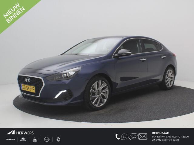 Hyundai I 30 1.0 T-GDI 120PK Premium Fastback / Navigatie / Apple CarPlay & Android auto / 17" LMV / Airco Climat control / Cruise Control / Parkeersensoren voor & achter / Achteruitrijcamera / Keyless Entry & Start&Go /