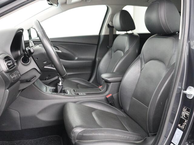 Hyundai I 30 1.5 T-GDi MHEV Premium | Stoelventilatie | Leder | Trekhaak | Camera | Carplay | Stoelverwarming | Keyless | Full LED | Navigatie | Cruise control | Dodehoek detectie | Climate control