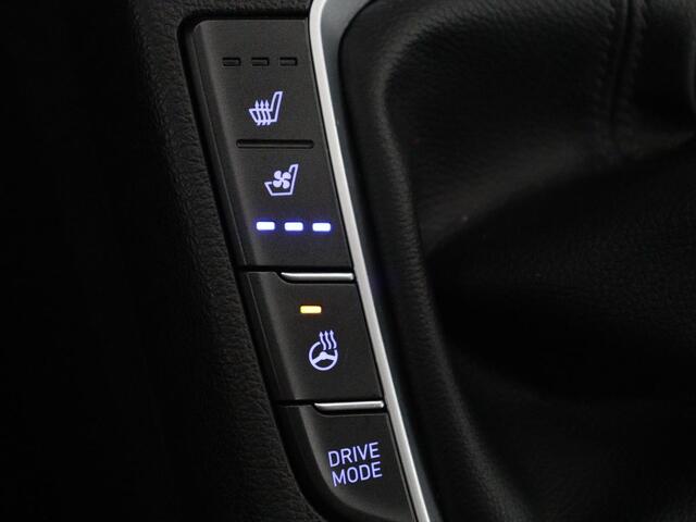 Hyundai I 30 1.5 T-GDi MHEV Premium | Stoelventilatie | Leder | Trekhaak | Camera | Carplay | Stoelverwarming | Keyless | Full LED | Navigatie | Cruise control | Dodehoek detectie | Climate control
