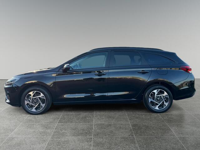 Hyundai I 30 Wagon Comfort 1.0 T-GDi 115pk | CRUISE CONTROL | CAMERA | PARKEERSENSOREN V + A | APPLE CARPLAY / ANDROID AUTO | NAVI | DRAADLOZE TELEFOONLADER | CLIMA |