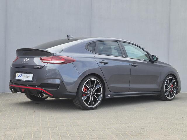 Hyundai I 30 N 2.0 Handgeschakeld / Dealer onderhouden / Trekgewicht 1600 kg / Stuur- & Stoelverwarming / Achteruitrijcamera / Cruise control / Draadloze telefoon lader / Keyless Entry/Start / Apple Carplay Android Auto / Climate control / Navigatie /