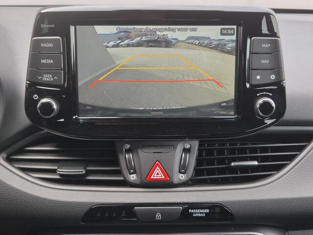 Hyundai I 30 N 2.0 Handgeschakeld / Dealer onderhouden / Trekgewicht 1600 kg / Stuur- & Stoelverwarming / Achteruitrijcamera / Cruise control / Draadloze telefoon lader / Keyless Entry/Start / Apple Carplay Android Auto / Climate control / Navigatie /