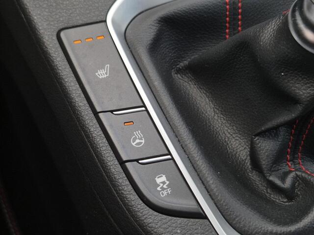 Hyundai I 30 N 2.0 Handgeschakeld / Dealer onderhouden / Trekgewicht 1600 kg / Stuur- & Stoelverwarming / Achteruitrijcamera / Cruise control / Draadloze telefoon lader / Keyless Entry/Start / Apple Carplay Android Auto / Climate control / Navigatie /