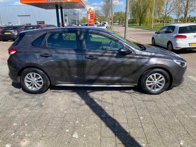 Hyundai I 30 1.6 CRDi Comfort Achteruit rij cam BJ 2018 !!!