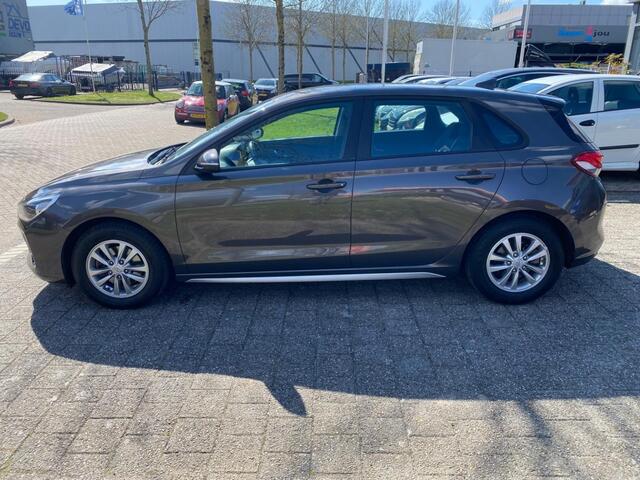 Hyundai I 30 1.6 CRDi Comfort Achteruit rij cam BJ 2018 !!!