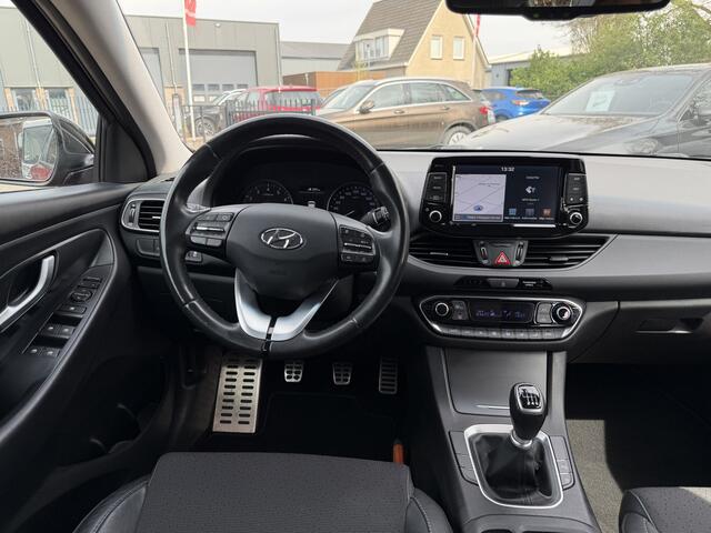 Hyundai I 30 Fastback 1.4 T-GDI Premium 141PK Navi Cruise Carplay PDC Camera