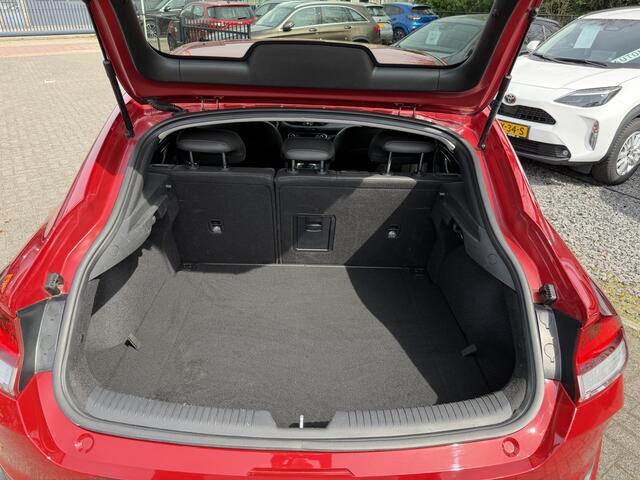 Hyundai I 30 Fastback 1.4 T-GDI Premium 141PK Navi Cruise Carplay PDC Camera