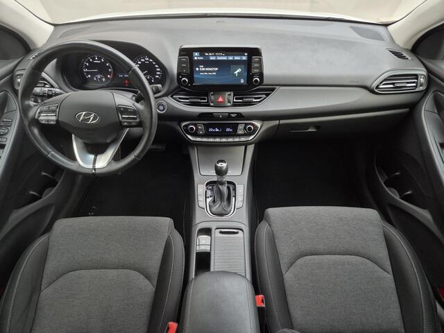Hyundai I 30 Wagon 1.0 T-GDi MHEV Comfort Smart Automaat / Navigatie via Apple Carplay of Android Auto / Stuur en Stoel verwarming / Achteruitrijcamera / Cruise control / Keyless Entry/Start / Climate control /