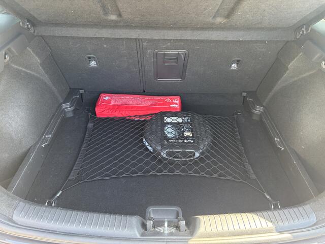 Hyundai I 30 5DRS 1.4 T-GDI 140pk Premium Carplay / Camera / All-Seasons