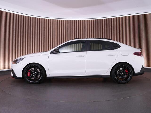 Hyundai I 30 Fastback N2 Performance 2.0 280pk T-GDI DCT Fastback |panoramadak|schaal stoelen|memory|launch control|stoelverwarming|Apple Carplay|stuurverwarming|achteruitrijcamera|19" lichtmetalen velgen|
