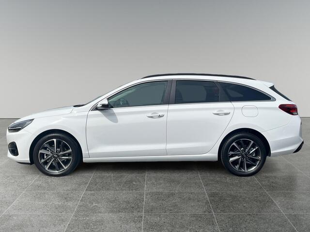Hyundai I 30 Wagon Premium 1.6 T-GDi 150pk | LEDER | ELEK. VERSTELBARE STOELEN | CAMERA | APPLE CARPLAY / ANDROID AUTO | ADAPTIVE CRUISE | STOEL + STUURVERW. |