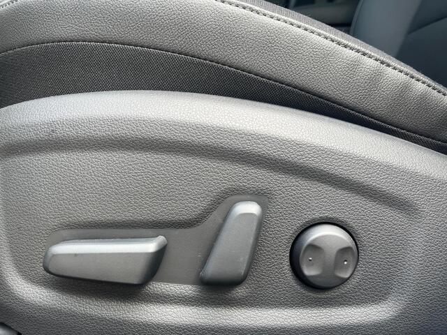 Hyundai I 30 Wagon Premium 1.6 T-GDi 150pk | LEDER | ELEK. VERSTELBARE STOELEN | CAMERA | APPLE CARPLAY / ANDROID AUTO | ADAPTIVE CRUISE | STOEL + STUURVERW. |