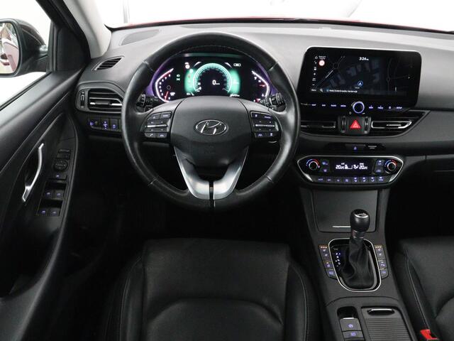 Hyundai I 30 Wagon 1.5 T-GDi MHEV Premium Sky | Panoramadak | Stoel & Sturverwarming | Stoelkoeling | Camera | Adaptive cruise | Navigatie | Carplay | DAB+ | Climate control | Full LED