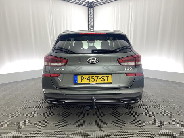 Hyundai I 30 Wagon 1.5 T-GDi MHEV Premium Apple carplay | Trekhaak | Leer | Stoel- en stuurverw. | Stoelventilatie | Camera